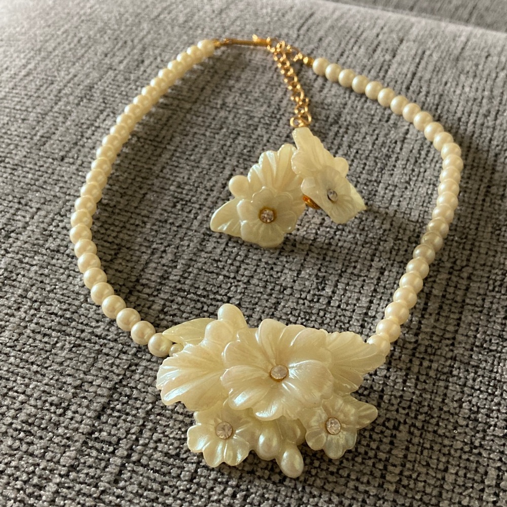 AVON Elegant Cream Floral Necklace and Earring Set